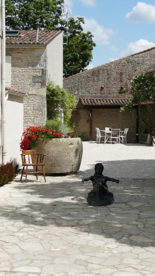 La Rochelle Et L'Aunis Bed & Breakfast Saint-Sauveur-d'Aunis Bagian luar foto