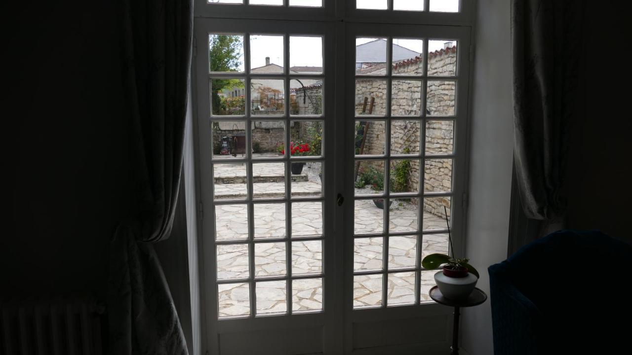 La Rochelle Et L'Aunis Bed & Breakfast Saint-Sauveur-d'Aunis Bagian luar foto
