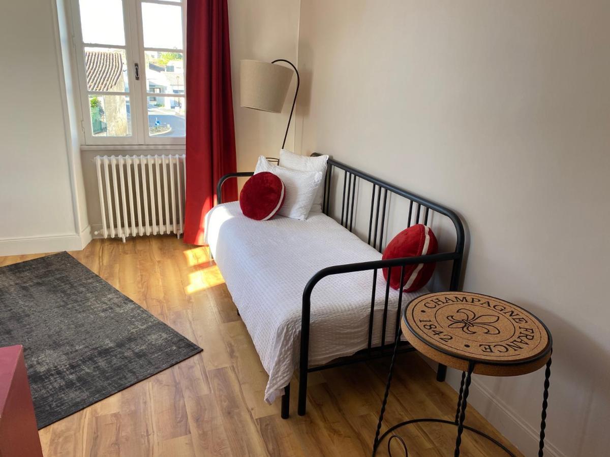 La Rochelle Et L'Aunis Bed & Breakfast Saint-Sauveur-d'Aunis Bagian luar foto