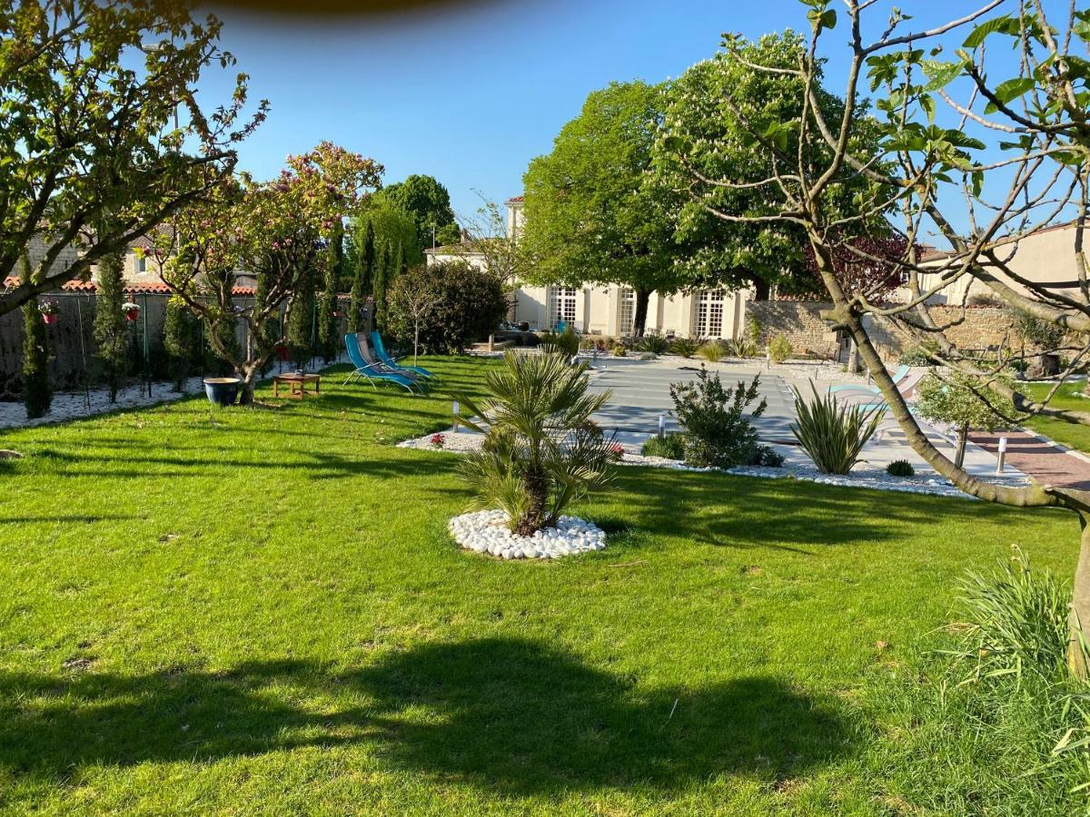 La Rochelle Et L'Aunis Bed & Breakfast Saint-Sauveur-d'Aunis Bagian luar foto